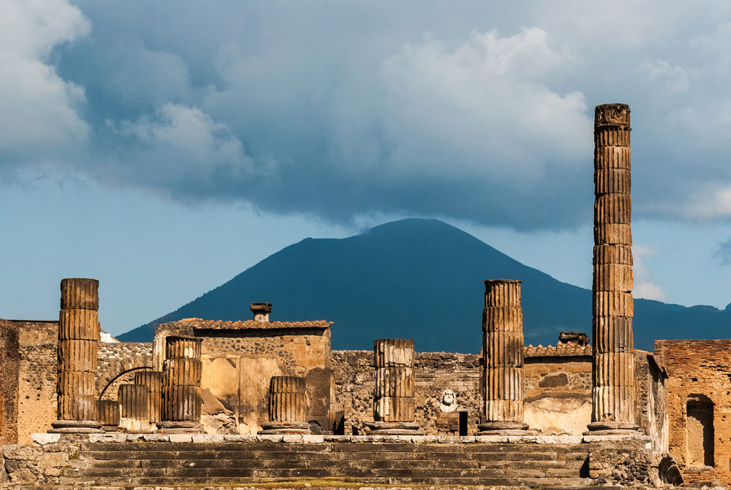 Pompeii: Ruins, Horses & Wine